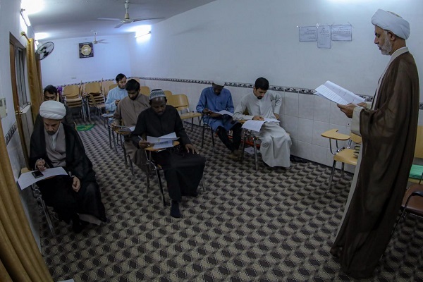 العراق: ختام دورتين في أحكام التلاوة وعلوم القرآن في النجف + صور