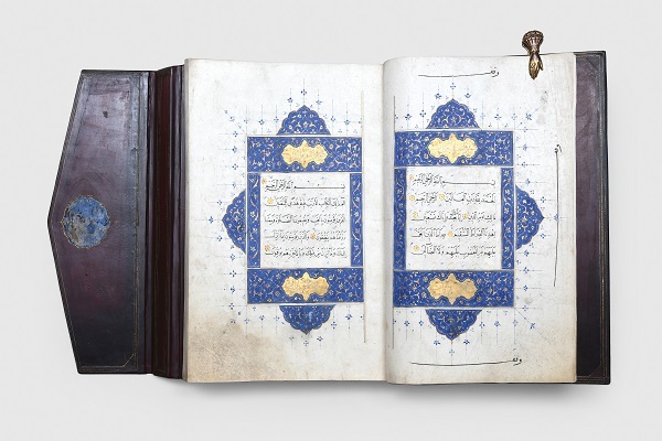 معرض أبوظبي الدولي للكتاب يقدم معروضات نفيسة بينها مصحف منذ عام 1519 م