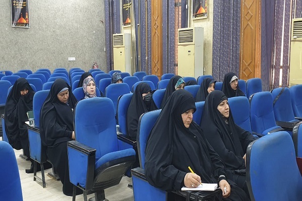 بالصور...تنظيم دورة قرآنية نسوية بعنوان