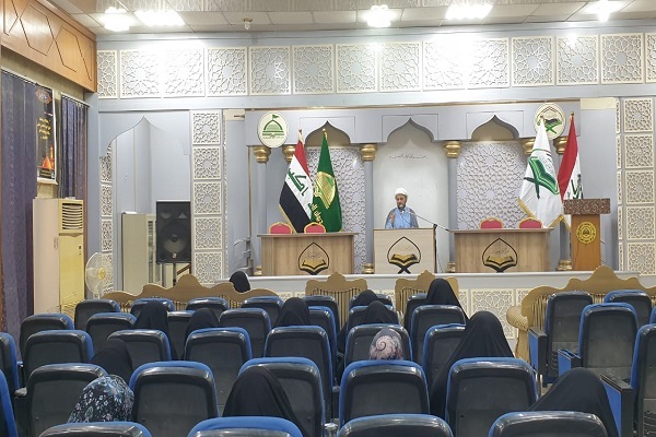 بالصور...تنظيم دورة قرآنية نسوية بعنوان