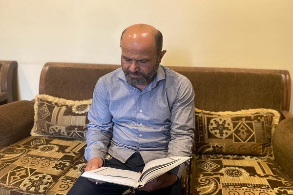 قارئ القرآن يتفاعل مع كلّ حرف من حروفه تفكراً واتعاظاً