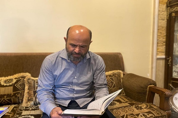 قارئ القرآن يتفاعل مع كلّ حرف من حروفه تفكراً واتعاظاً