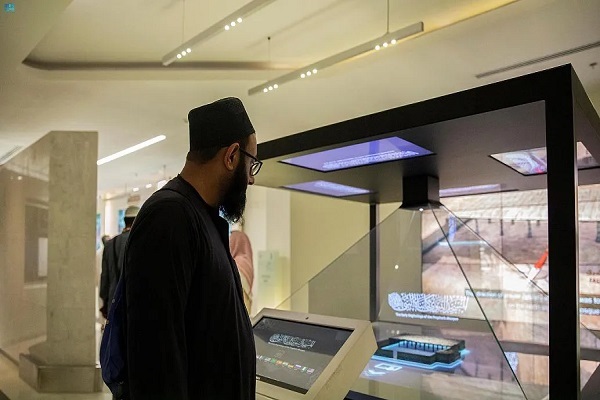 معرض عمارة المسجد النبوي يستقبل الزوار لإثراء تجربتهم المعرفية + صور وفيديو