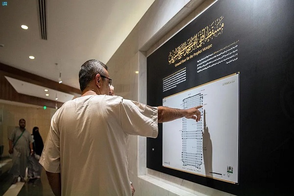 معرض عمارة المسجد النبوي يستقبل الزوار لإثراء تجربتهم المعرفية + صور وفيديو