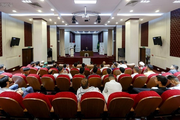 العتبة العلوية تطلق دورة تطويرية بمشاركة 40 قارئاً من أنحاء العراق + صور