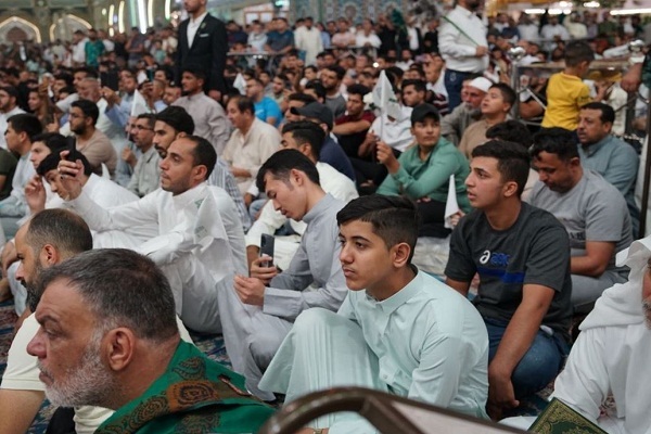 بالصور.. توافد آلاف الزائرين الى المرقد العلوي لاحياء عيد الغدير