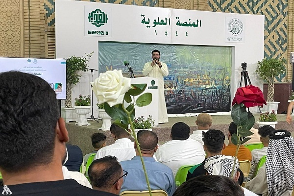 بالصور.. توافد آلاف الزائرين الى المرقد العلوي لاحياء عيد الغدير