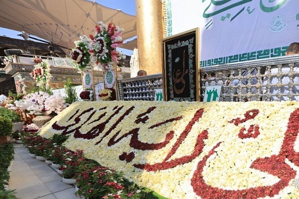 بالصور.. توافد آلاف الزائرين الى المرقد العلوي لاحياء عيد الغدير