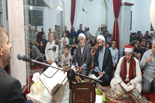 جمعية المعارف الثقافية اللبنانیة تحيي أمسية قرآنية في البقاع + صور