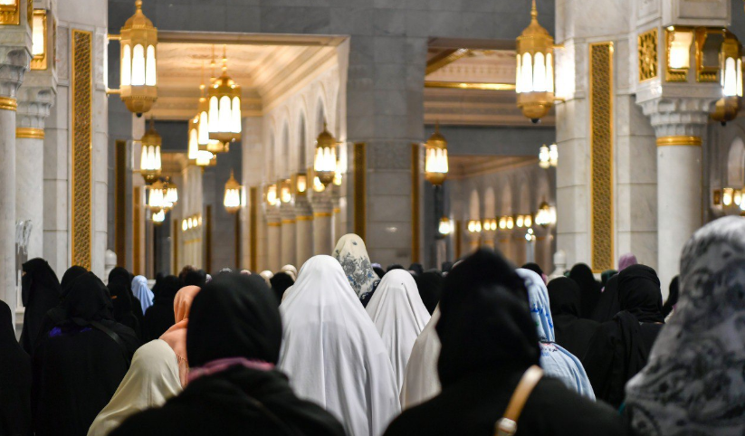 أعلى مصلى معلق في العالم يدخل موسوعة غينيس + صور و فيديو