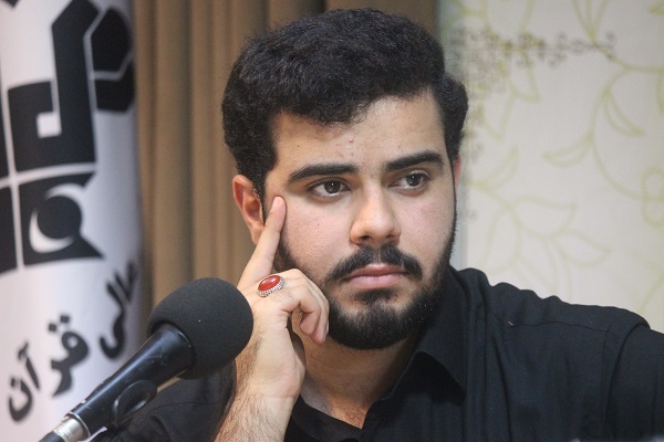 شاهد...تلاوة سورة النصر بصوت القارئ