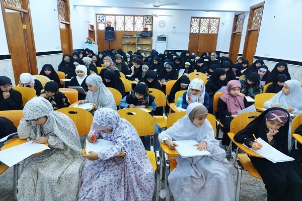 العراق: تنظيم دورة في تفسير القرآن بمشاركة 1000 طالب وطالبة + صور