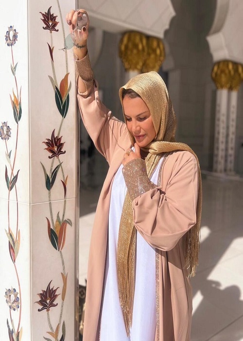 شقيقة رونالدو.. ليليانا كاتيا تظهر بالحجاب في مسجد الشيخ زايد + صور
