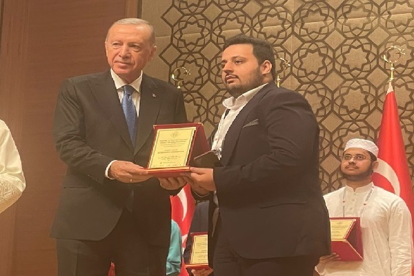 ممثلا إيران يفوزان في مسابقة تركيا الدولية للقرآن + صور و فيديو