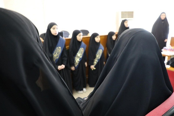 العراق: محفل قرآني نسوي لإحياء أيام الفاطمية في جامعة الكوفة + صور