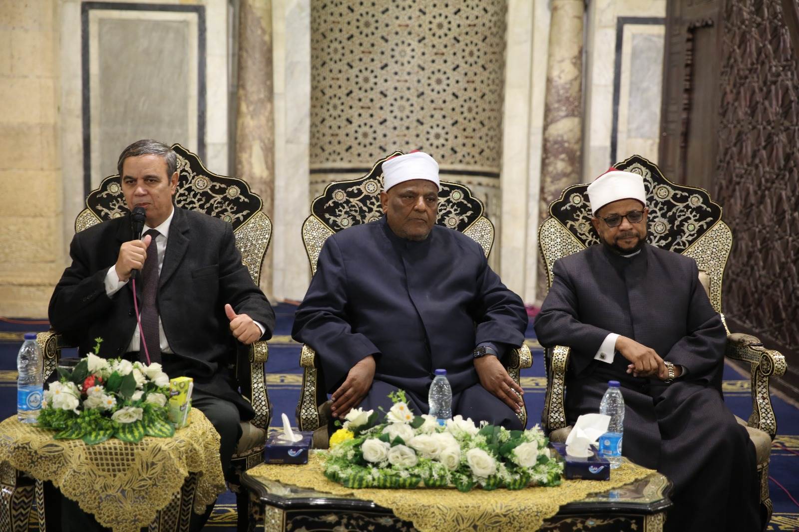 عباس شومان: القرآن هو الدستور الأكبر حفظه الله من التبديل أو التحريف
