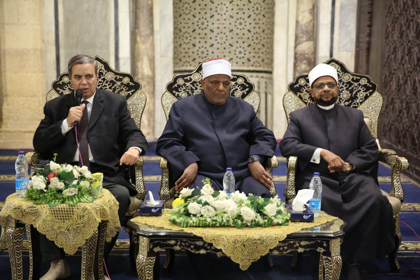عباس شومان: القرآن هو الدستور الأكبر حفظه الله من التبديل أو التحريف