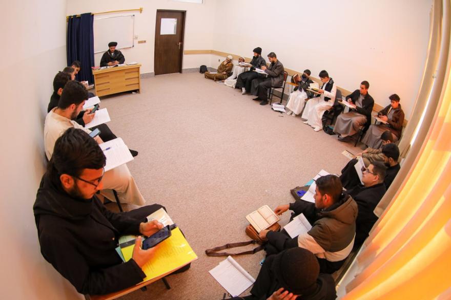 أنشطة قرآنية متواصلة يقيمها المجمع العلمي في محافظة النجف الأشرف