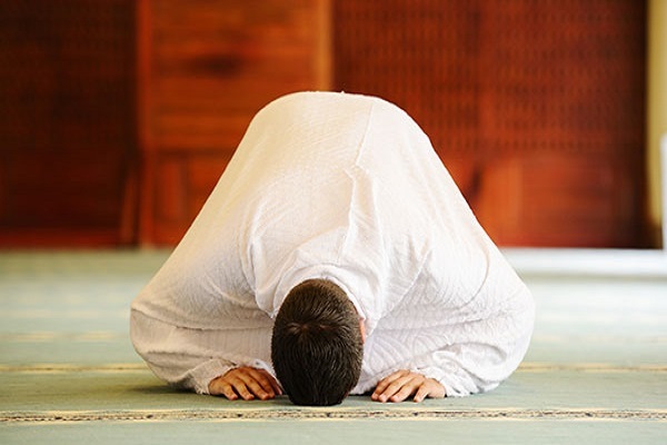 عارُ الْفَضيحَةِ يُكَدِّرُ حَلاوَةَ اللَّذَّةِ