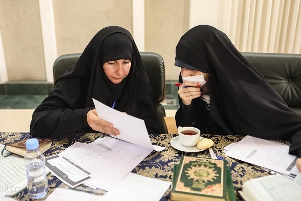 الترغيب يعدّ أسلوباً فعّالاً لنشر الثقافة القرآنية في المجتمع الترغيب يعدّ أسلوباً فعّالاً لنشر الثقافة القرآنية في المجتمع
