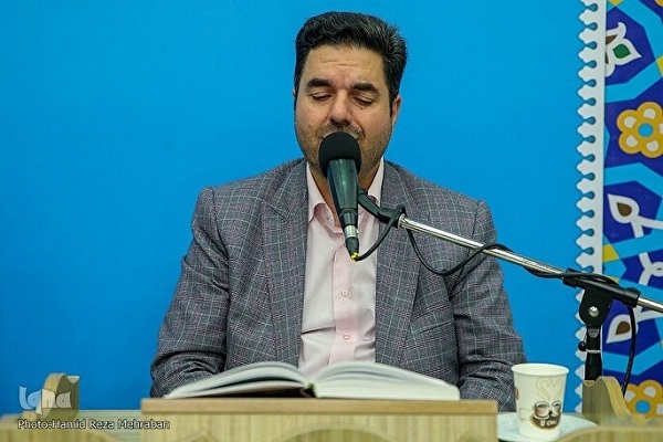 شاهد...تلاوة القارئ الايراني