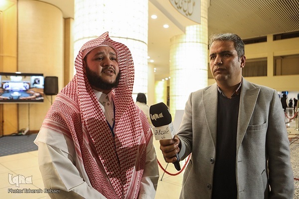 متسابق سعودي: أجواء روحانية تسود مسابقات إیران الدولية للقرآن + فيديو