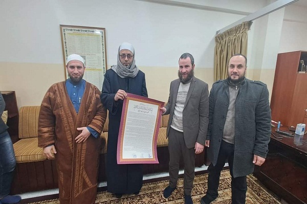 لبنان: دار القرآن تكرّم حافظين  جديدين للقرآن في طرابلس + صور