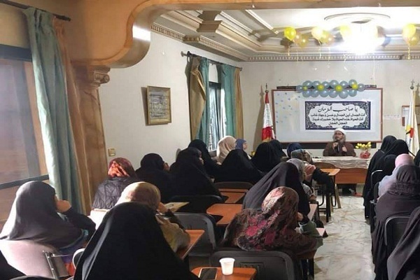 بالصور...مشاركة 138 طالبة في إحتفال ديني بالجنوب اللبناني