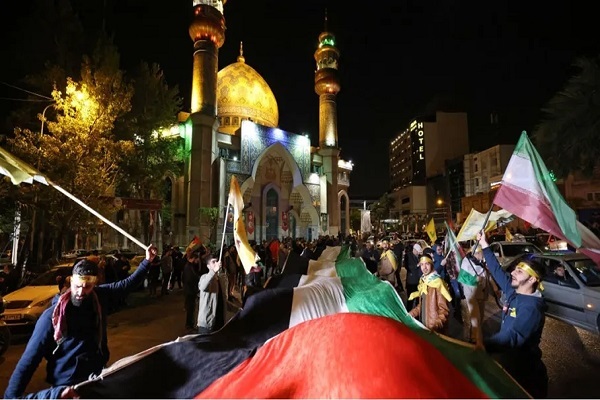تفاصيل الهجوم الإيراني على الكيان الصهيوني بالصواريخ والطائرات المسيرة + فيديو
