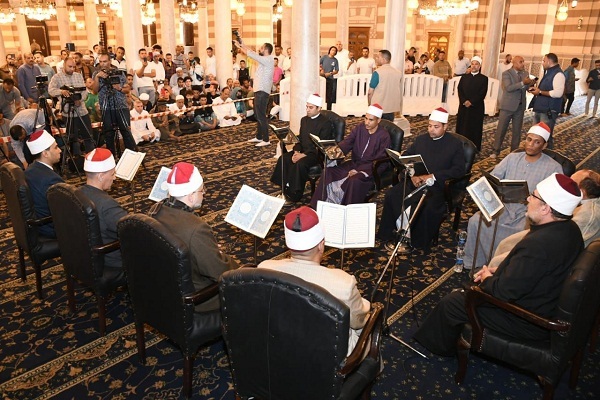 تنظيم ختمة القرآن المرتلة بمسجد السيدة زينب(ع) في القاهرة + صور