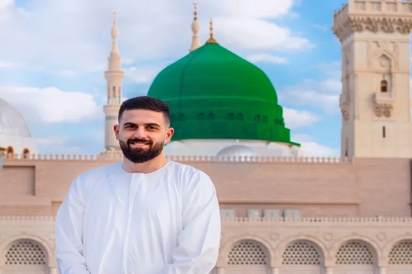 التعاليم الإسلامية تحثّ على الأناقة والتزين عند الصلاة