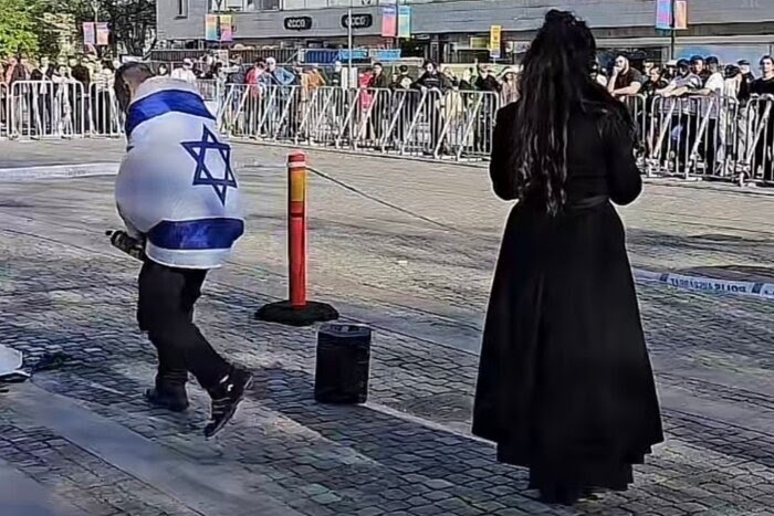 إضرام النار بنسخة من القرآن وعلم فلسطين في السويد