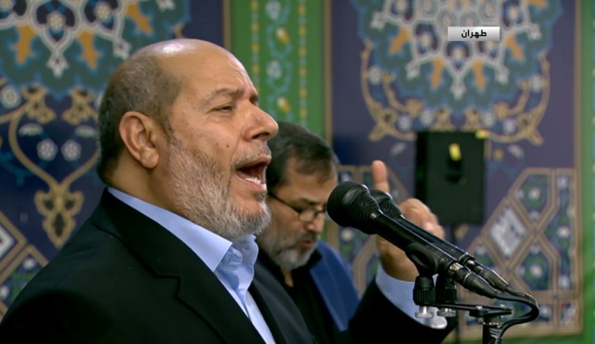 بالفيديو ...صلاة قائد الثورة الإسلامية على جثمان الشهيد هنية وتوديعه