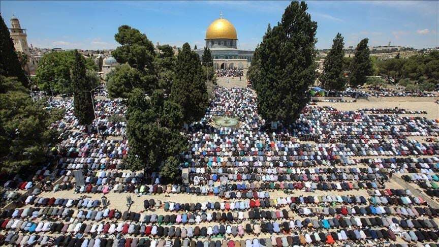 50 ألف فلسطيني يؤدون صلاة الجمعة في رحاب المسجد الأقصى