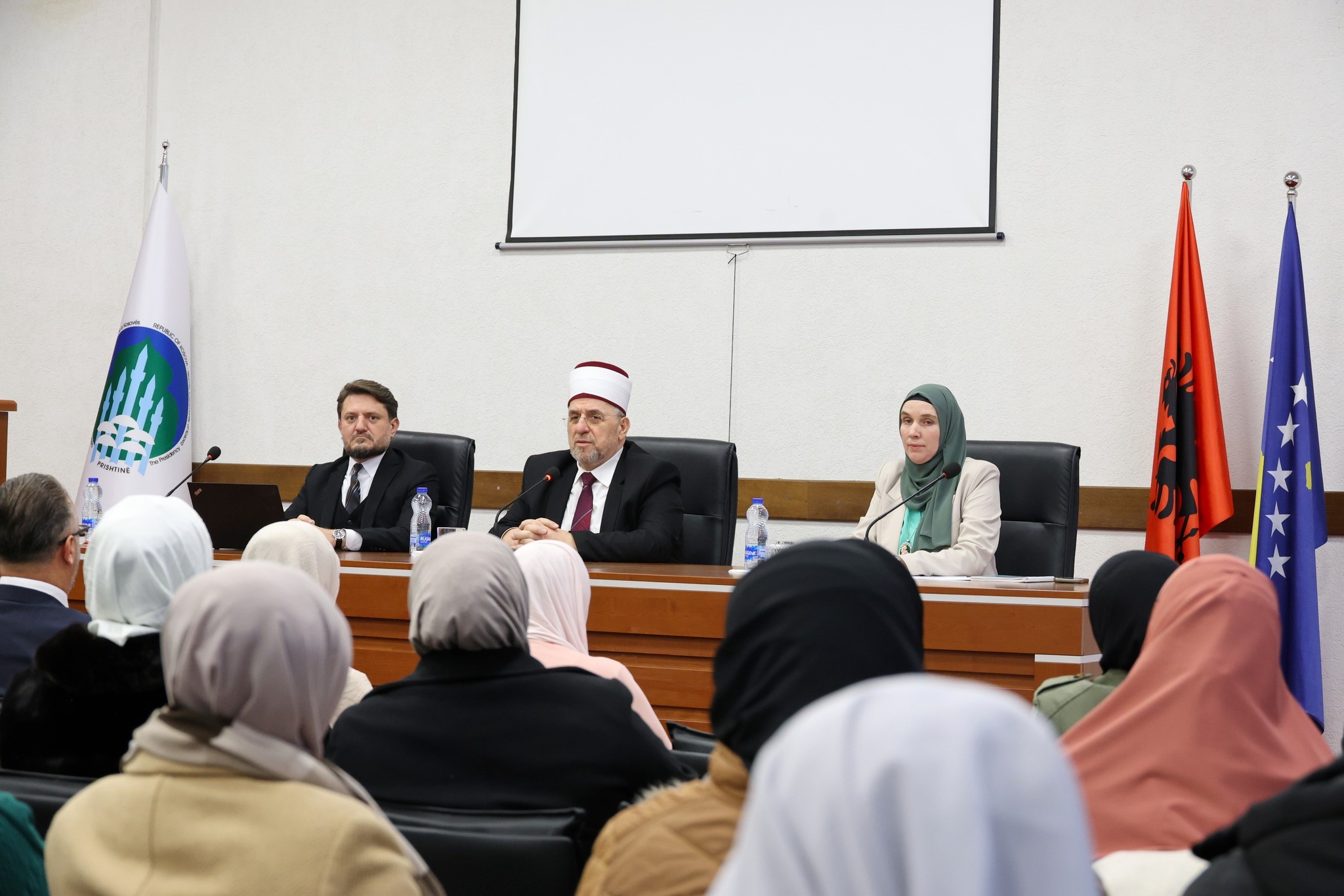كوسوفا.. المشيخة الإسلامية تؤكد التزامها بتعزيز دور المرأة في المجتمع