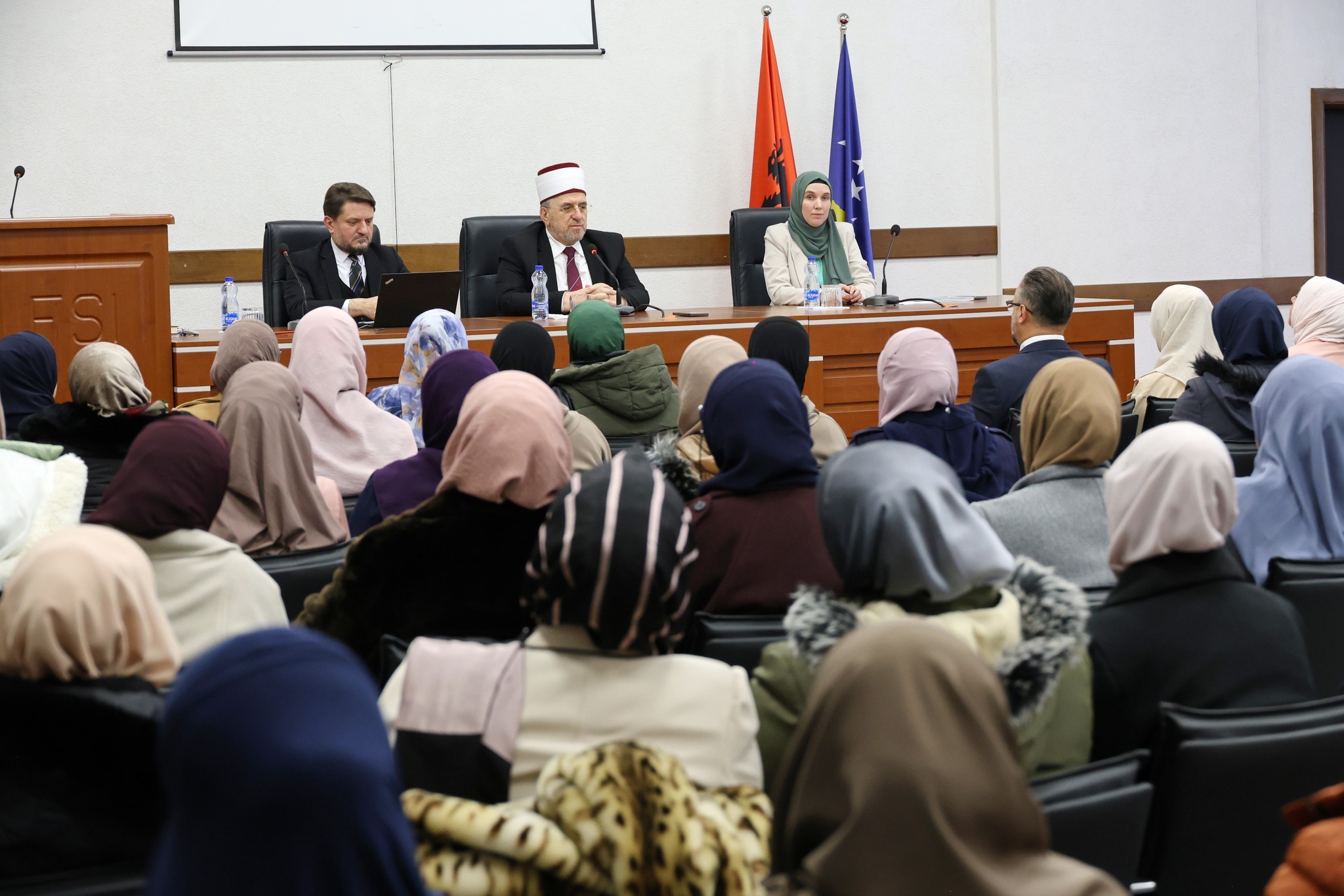 كوسوفا.. المشيخة الإسلامية تؤكد التزامها بتعزيز دور المرأة في المجتمع