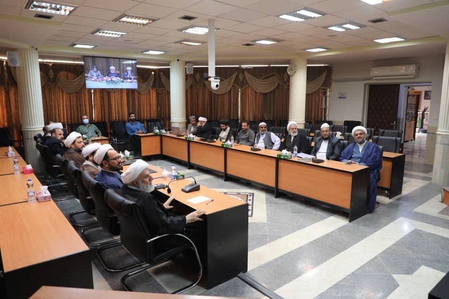 مشاركة تجمع العلماء المسلمين في ندوة جامعة الأديان والمذاهب في إیران + صور