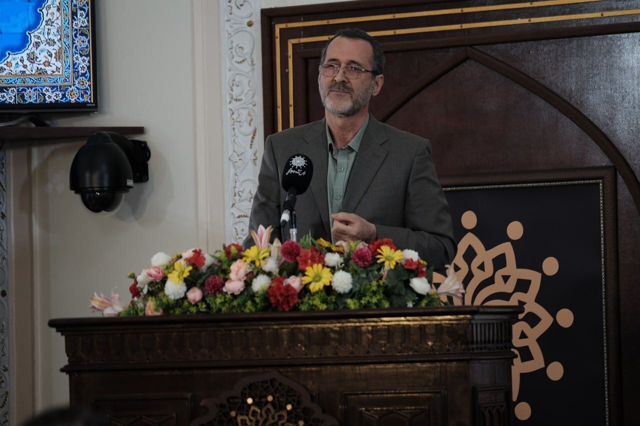 رواية المفكرين عن المكانة الفريدة للفارابي في الفلسفة الإسلامية رواية المفكرين عن المكانة الفريدة للفارابي في الفلسفة الإسلامية