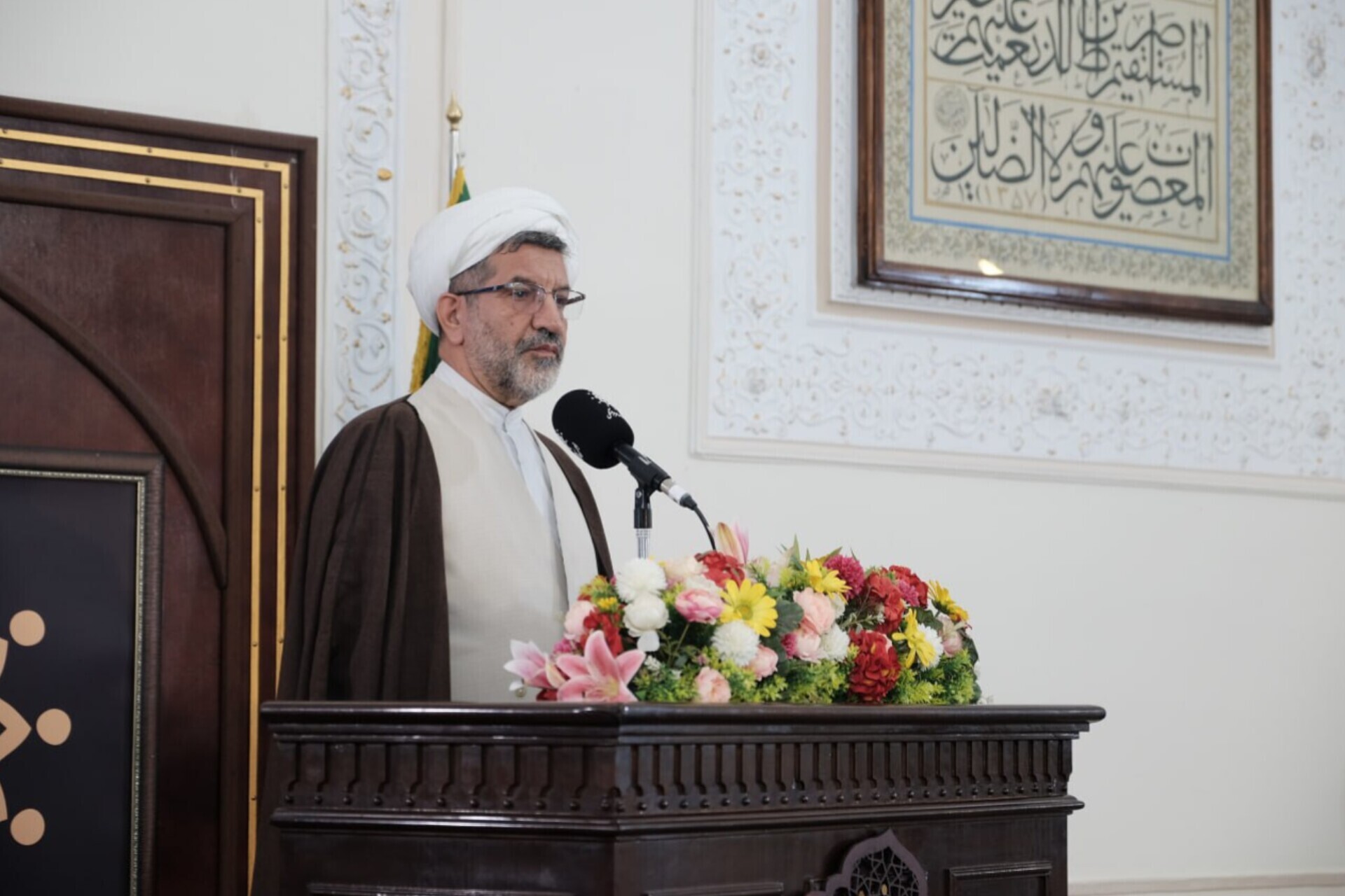 رواية المفكرين عن المكانة الفريدة للفارابي في الفلسفة الإسلامية رواية المفكرين عن المكانة الفريدة للفارابي في الفلسفة الإسلامية