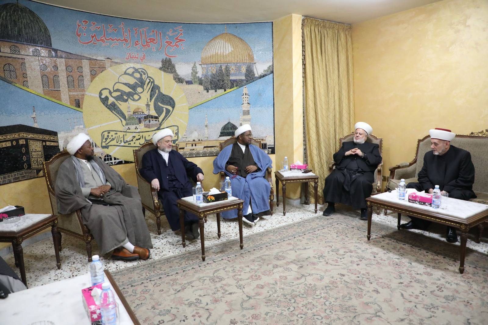 هناك تبادل للمعلمين من المذهبين السني والشيعي في مدارس تنزانيا هناك تبادل للمعلمين من المذهبين السني والشيعي في مدارس تنزانيا