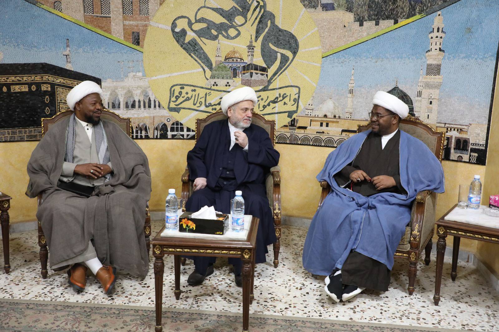 هناك تبادل للمعلمين من المذهبين السني والشيعي في مدارس تنزانيا هناك تبادل للمعلمين من المذهبين السني والشيعي في مدارس تنزانيا