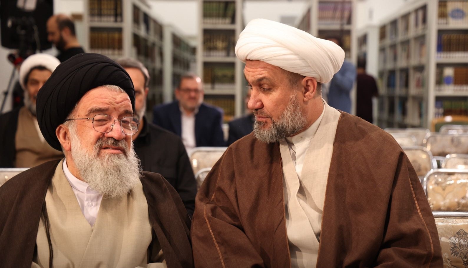 موسوعة أهل البيت (ع) تضمّ أكثر من 35 ألف رواية عن المعصومين (ع) بشأن القرآن موسوعة أهل البيت (ع) تضمّ أكثر من 35 ألف رواية عن المعصومين (ع) بشأن القرآن