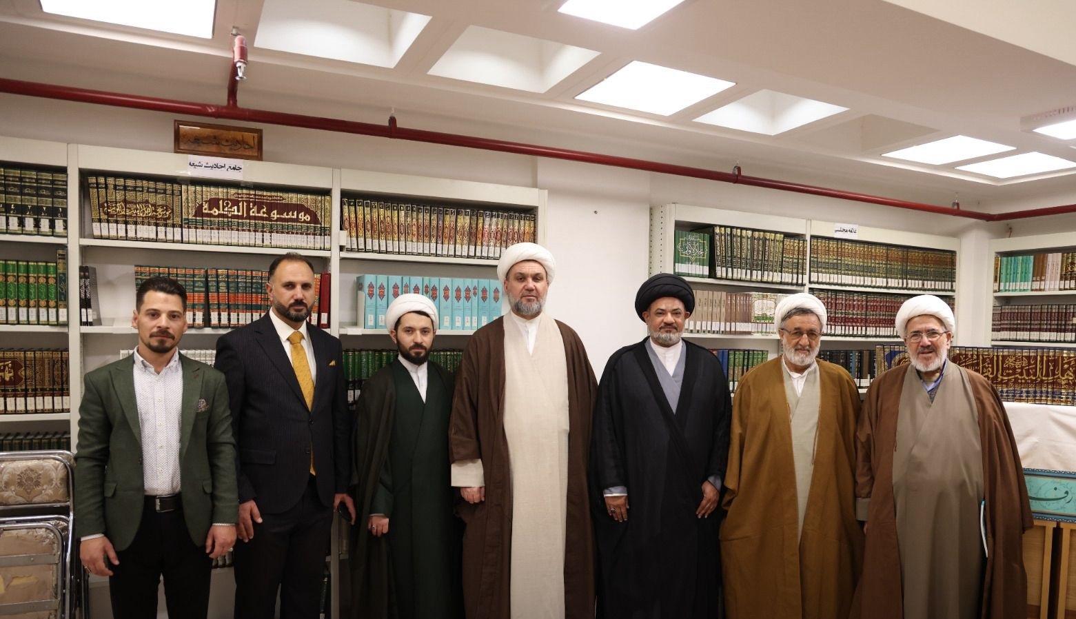 موسوعة أهل البيت (ع) تضمّ أكثر من 35 ألف رواية عن المعصومين (ع) بشأن القرآن موسوعة أهل البيت (ع) تضمّ أكثر من 35 ألف رواية عن المعصومين (ع) بشأن القرآن