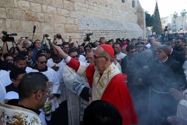 إحتفالات عيد الميلاد تعود إلى بيت لحم بعد عامين من حرب غزة