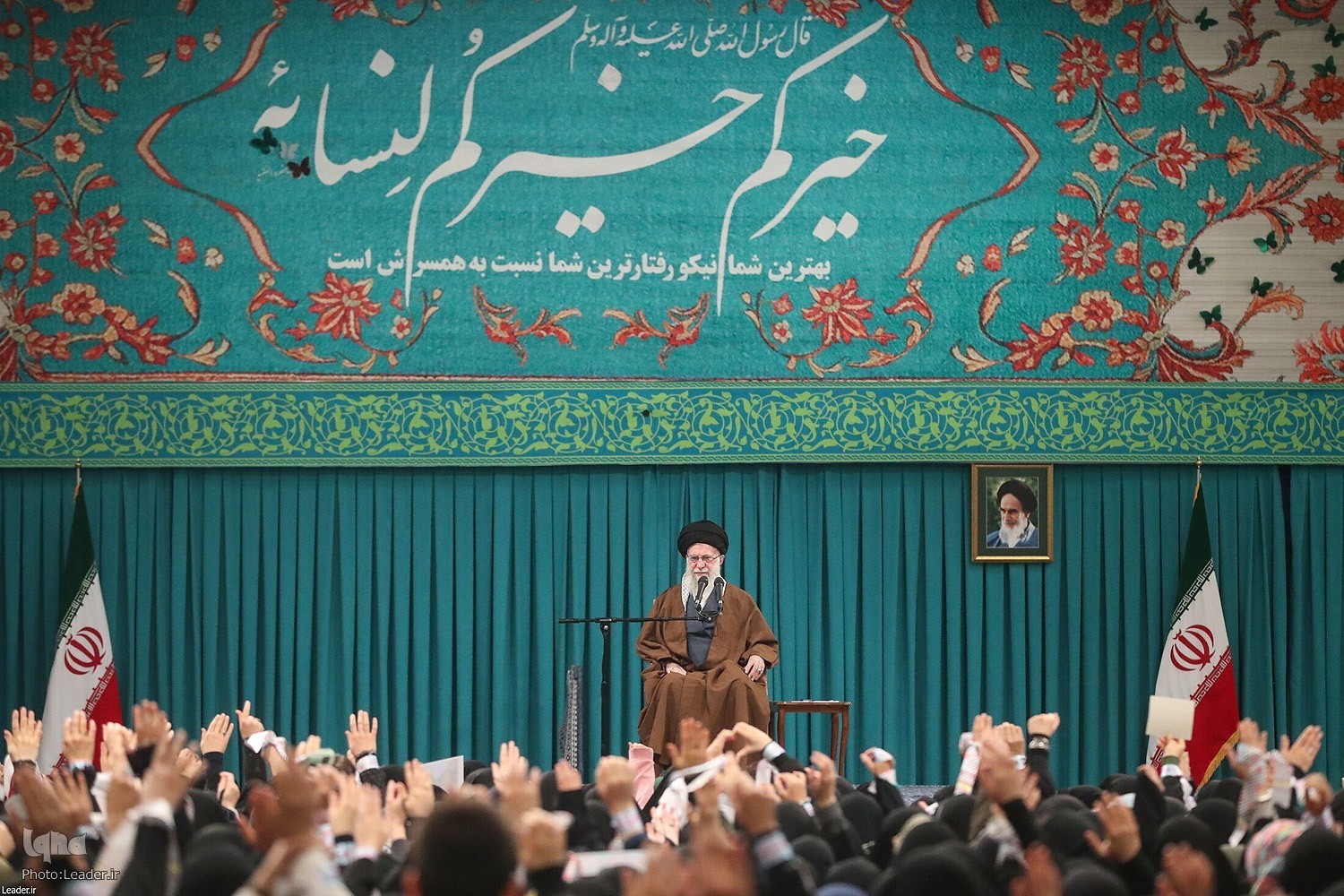 التعابير القرآنية حول شخصية المرأة هي أرقى التعابير وأكثرها تقدماً التعابير القرآنية حول شخصية المرأة هي أرقى التعابير وأكثرها تقدماً