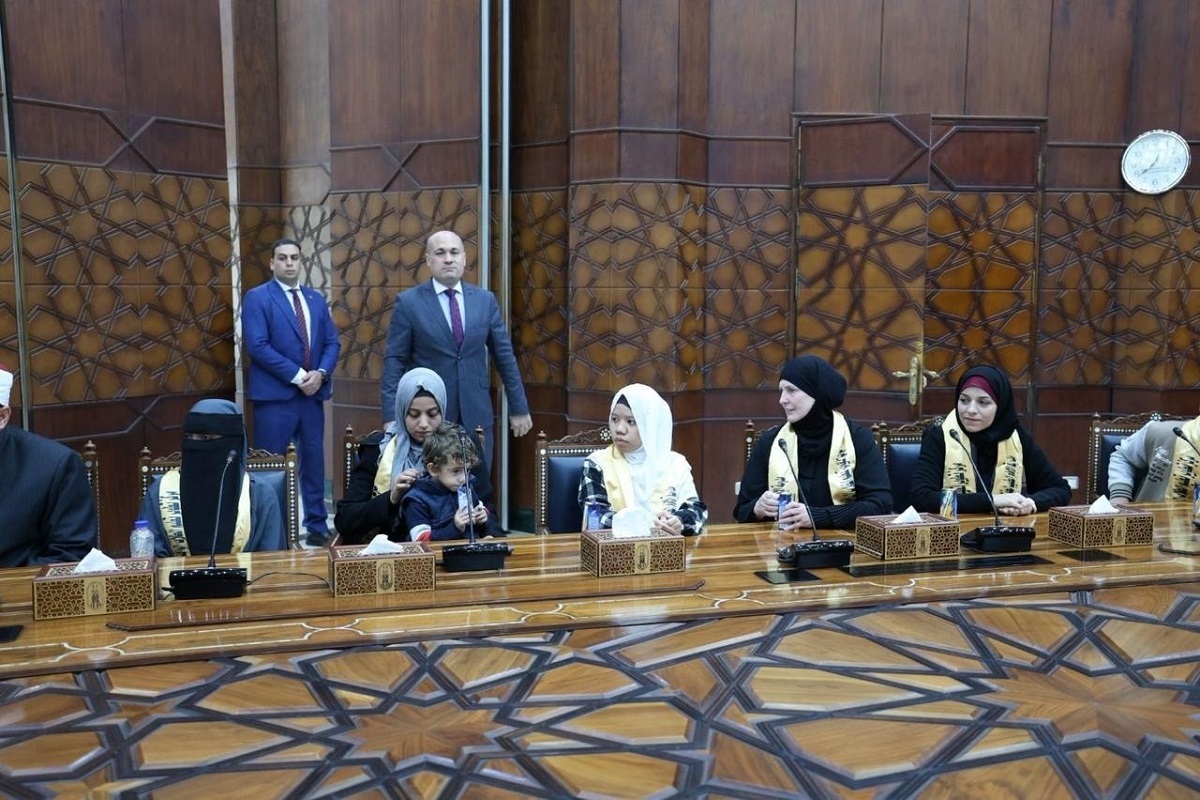 شيخ الأزهر: حفظ القرآن يبنى جيلاً قادراً على حمل رسالة الإسلام