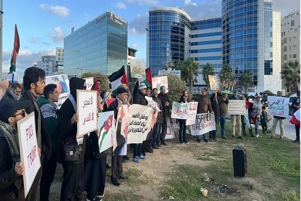 مظاهرات حاشدة في تونس والمغرب ضد خطة ترامب لتهجير الفلسطينيين مظاهرات حاشدة في تونس والمغرب ضد خطة ترامب لتهجير الفلسطينيين