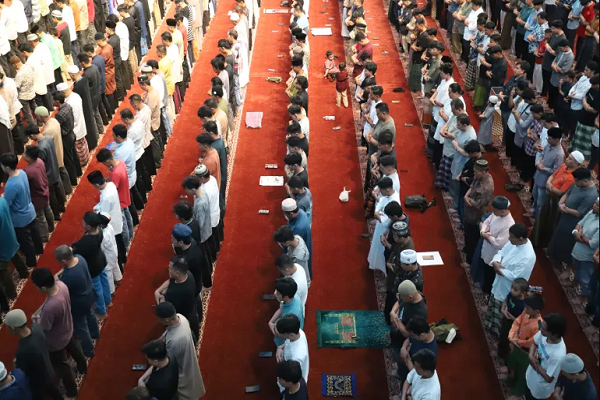 مكتب السيد السيستاني يعلن أنّ يوم الأحد هو الأول من رمضان