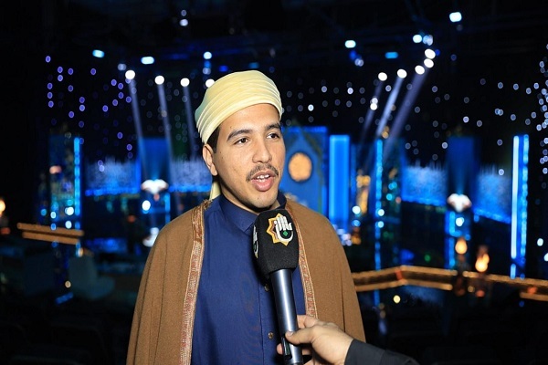 منافسة خمسة قرّاء في الحلقة الـ14 من جائزة