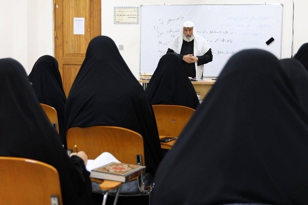 العتبة العباسية تنظم دورة تخصصيةً لملاكاتها التدريسية في أحكام تلاوة القرآن